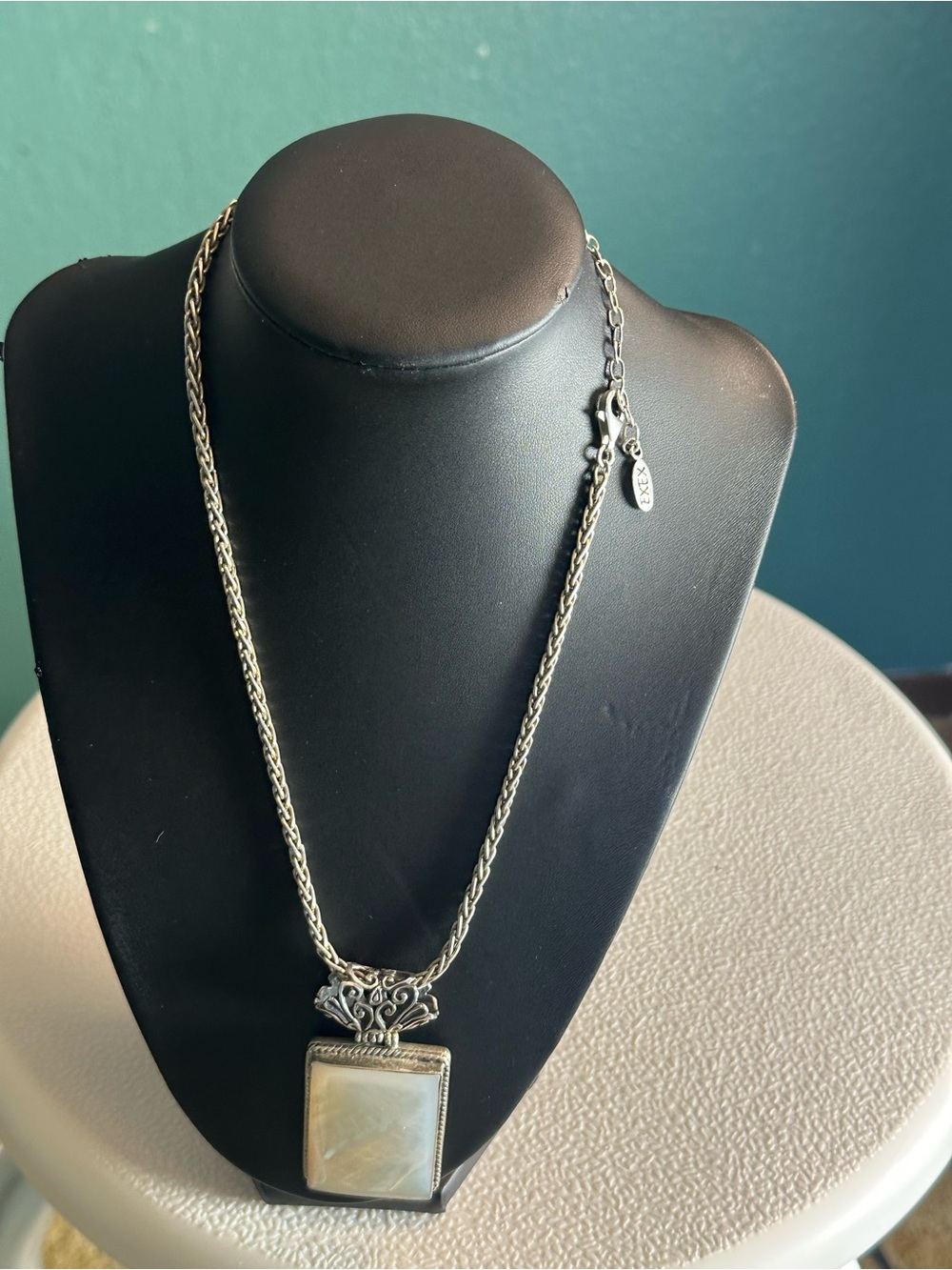 Vintage Necklace  ExEx Stering  Silver Mother-of-Pearl Pendant Necklace